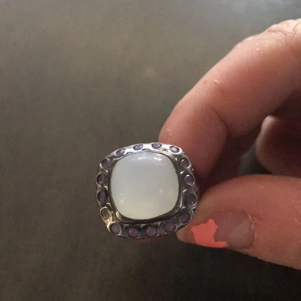 Ring - Picture 3 of 4